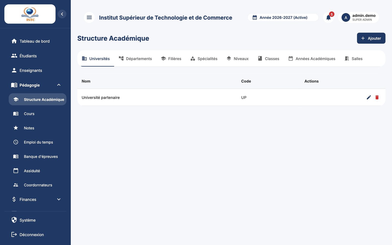 La page Structure Académique et ses huit onglets